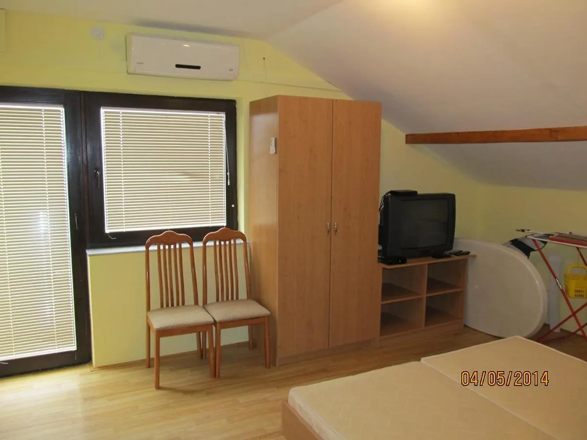 Guest house Ela Apartmani A2 Gornji Karin