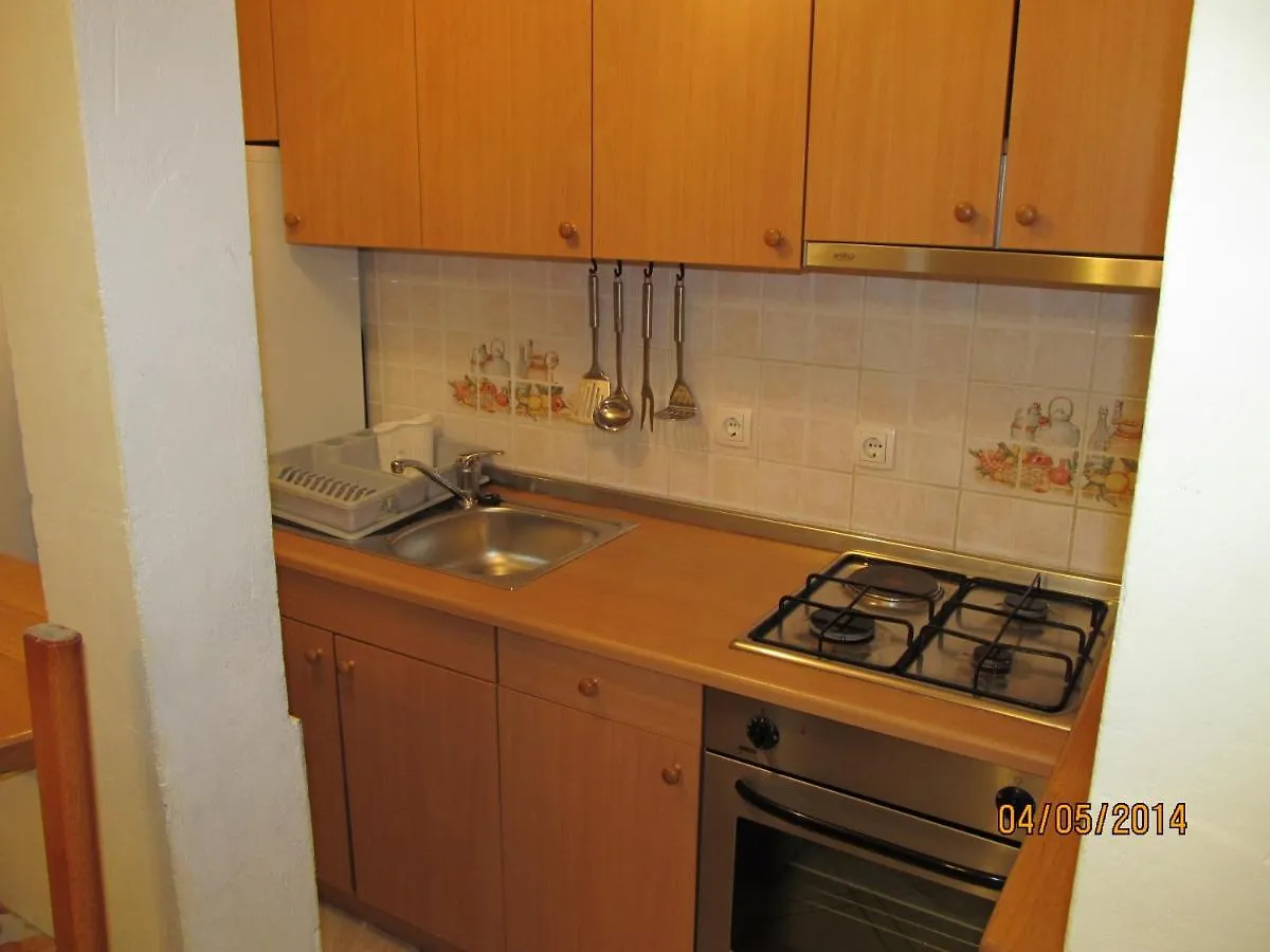 Ela Apartmani A2 Gornji Karin Croatia