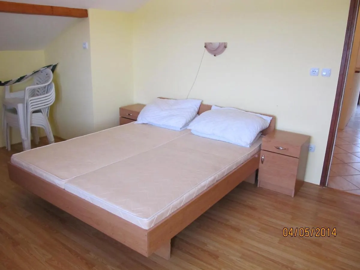 Ela Apartmani A2 Gornji Karin
