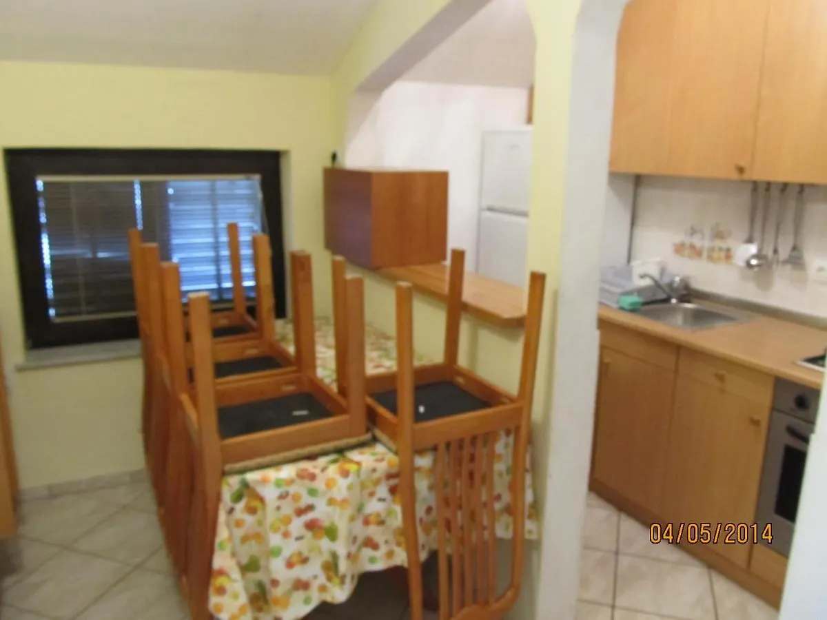 Ela Apartmani A2 Gornji Karin 0*,