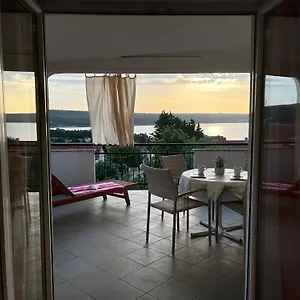 Apartament Stela, Gornji Karin